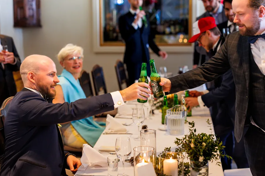 Brudeparet sammen etter vielsen
