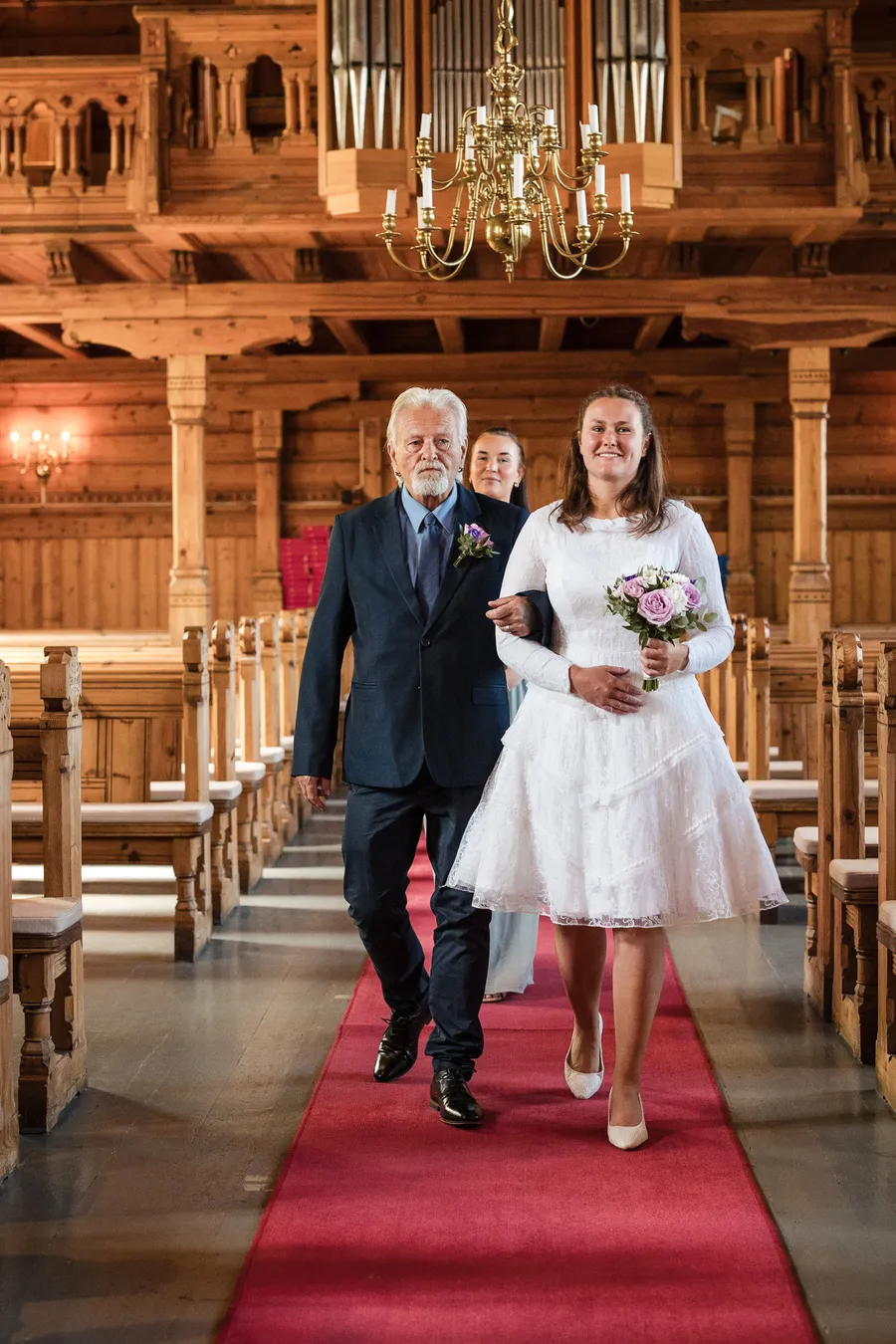 Brudeparet i sommerlyset
